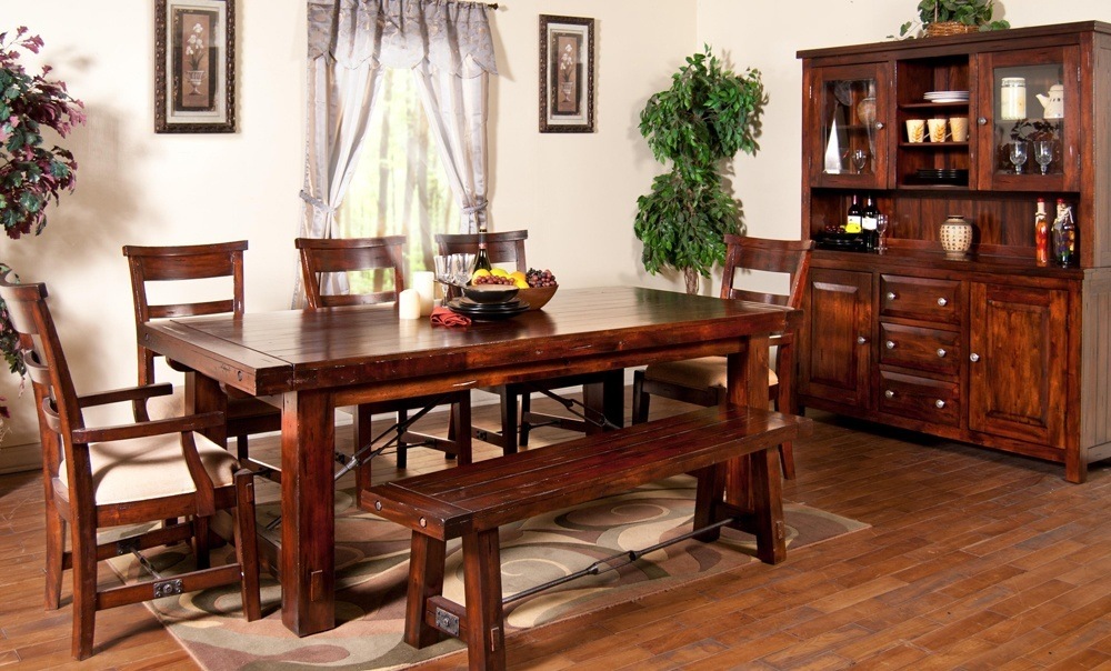 Normally, rustic kitchen table has differences in sizes, materials, and designs.