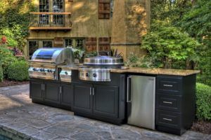 Outdoor Wood Kitchen Cooktop With Modular Wood Units