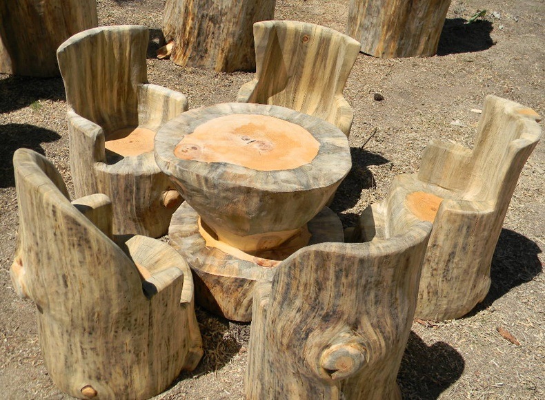 It is appropriate to combine heights and widths when carving a chair from a log.