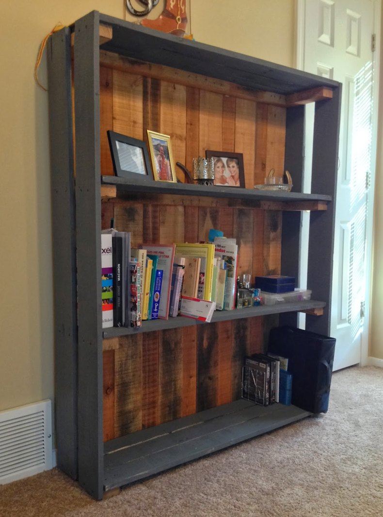 Wood Pallet Book Shelf - TheBestWoodFurniture.com