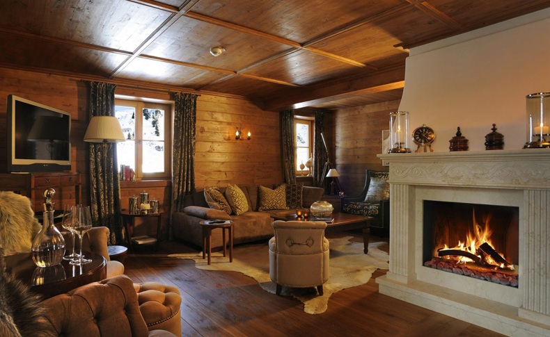 Bentleys House With Fireplace