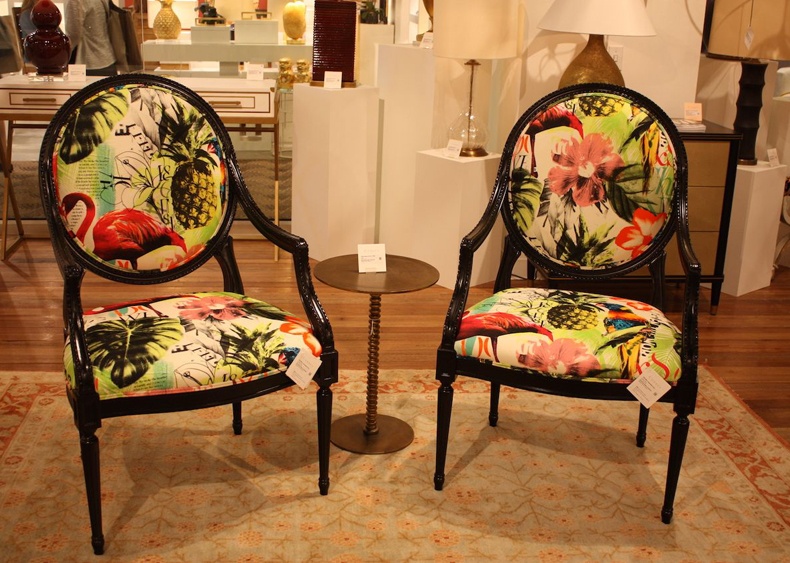 All you need is just choosing a piece of art of the part of tropical print chair.
